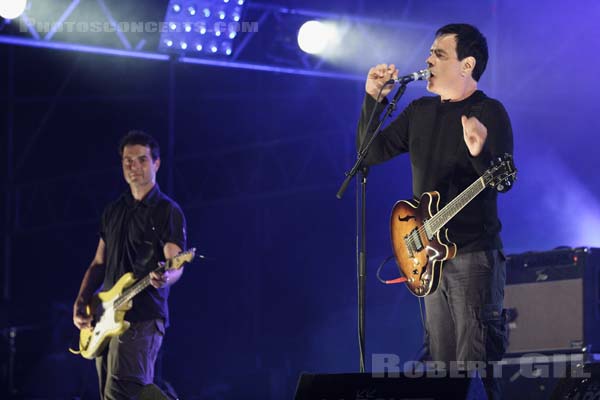 THE WEDDING PRESENT - 2005-08-12 - SAINT MALO - Fort de St Pere - 